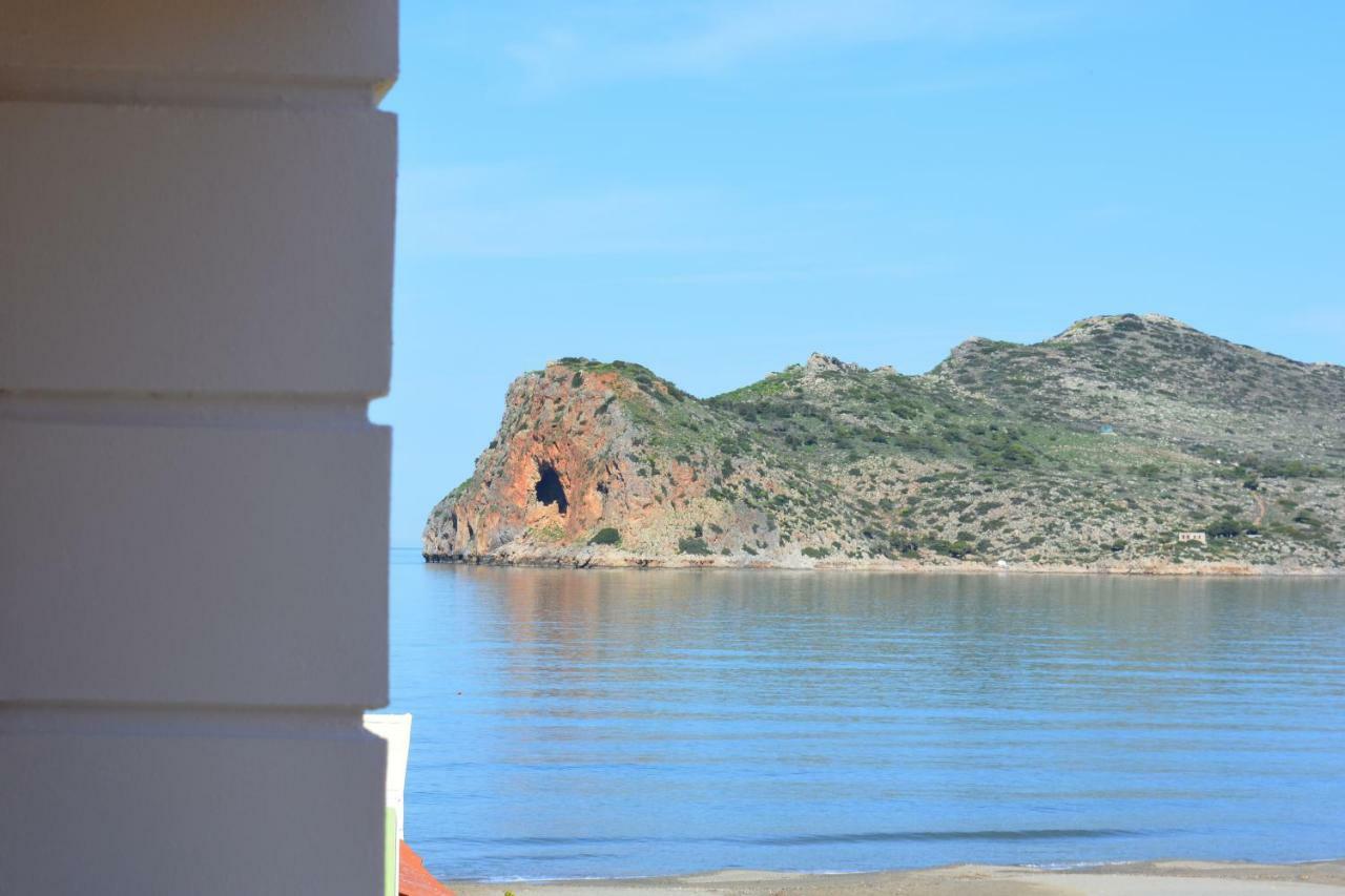 Raph'S Studios-Apts By The Sea Agia Marina Buitenkant foto